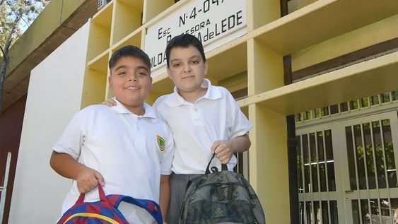 Tras el reencuentro, Román y Joaquín volvieron a compartir su fanatismo por los superhéroes y los videojuegos. | Foto: Orlando Pelichotti / Los Andes