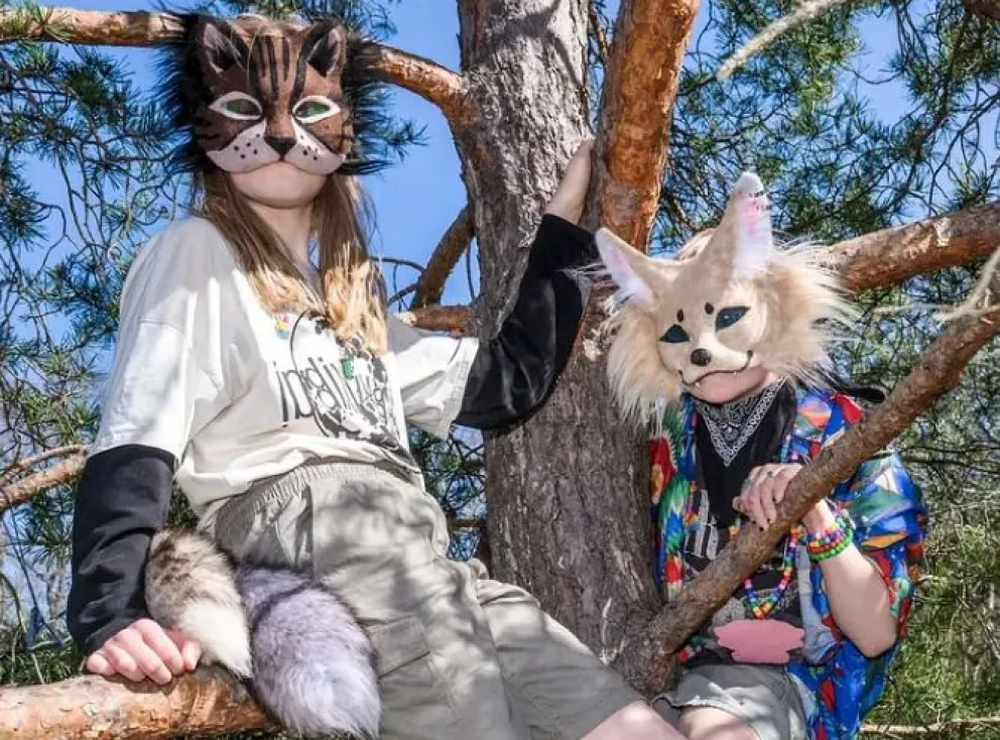 Identidad, jóvenes, redes sociales y bienestar: una tendencia que genera curiosidad y debate. Identidad, jóvenes, redes sociales y bienestar: una tendencia que genera curiosidad y debate.