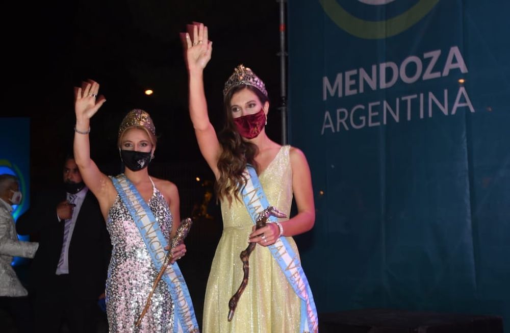 Reina y Virreina Nacional de la Vendimia en el museo Cornelio Moyano - José Gutiérrez / Los Andes