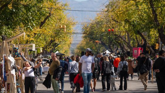 con miles de personas disfrutando, la sexta edicion de domingo en la sarmiento fue un nuevo exito