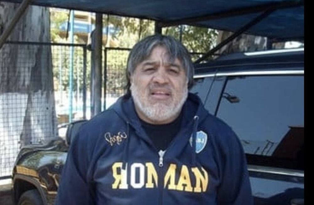 El papá de Riquelme se metió en la cabina de Leto para respaldar a Cardona. / Gentileza.