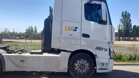 Los Andes | El camión que conducía  D. A.Q., de 44 años y de nacionalidad chilena, que se encuentra detenido. Gentileza Ministerio de Seguridad.