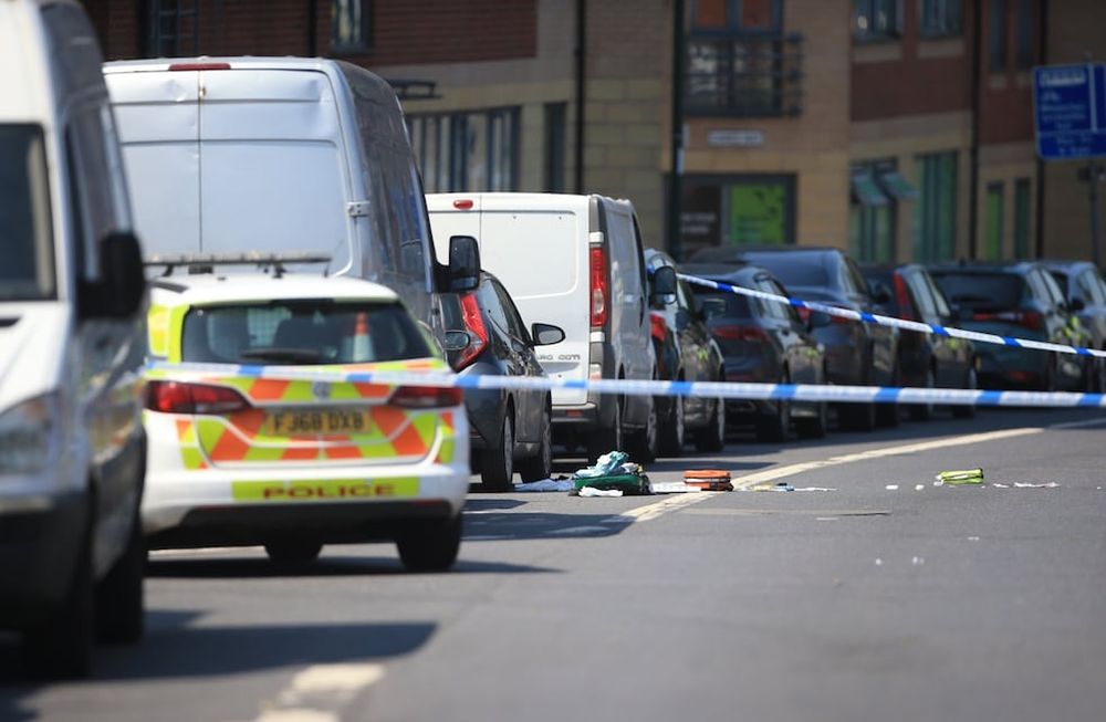 Policía: 3 muertos y 3 heridos en incidentes relacionados en ciudad británica. EFE