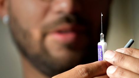 Los Andes | Ya está en marcha la Campaña de vacunación antigripal 2024 con la intención de lograr inmunizar de manera prioritaria a los grupos de mayor riesgo en Mendoza antes del invierno, cuando aumenta la circulación.Foto : Orlando Pelichotti