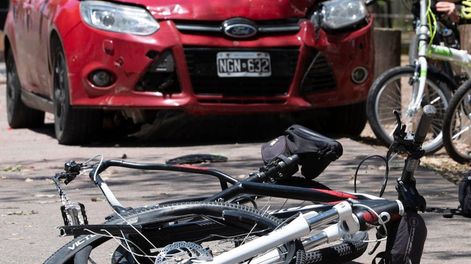 Marcela Claudia Bimonte, quien participaba de una bicicleteada, fue embestida por José Carlos Olaya sobre la bicisenda de la avenida Figueroa Alcorta.