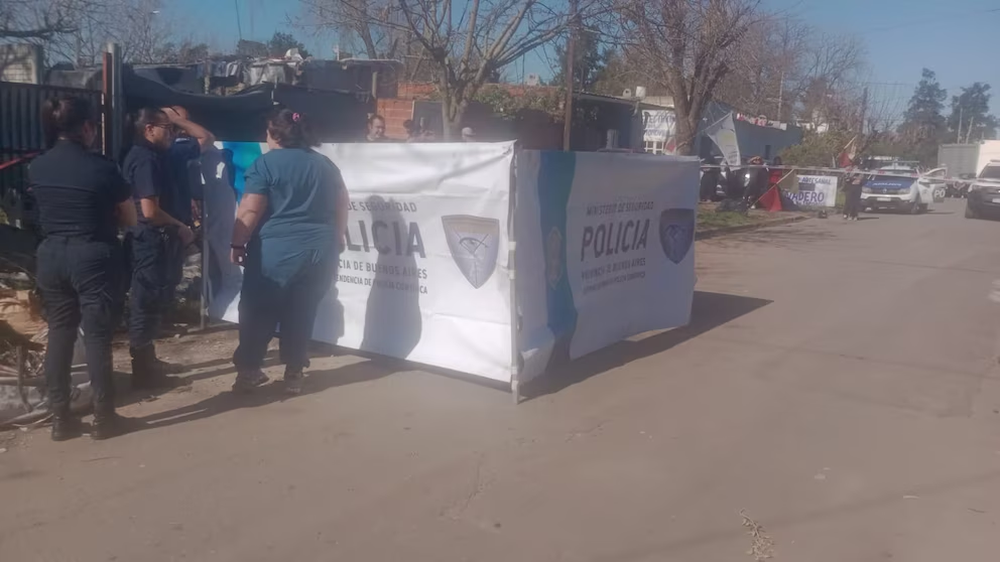 Violento crimen en La Plata: un joven murió tras una pelea con un vecino.