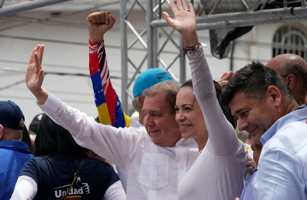 Edmundo González Urrutia y Mariana Corina Machado.