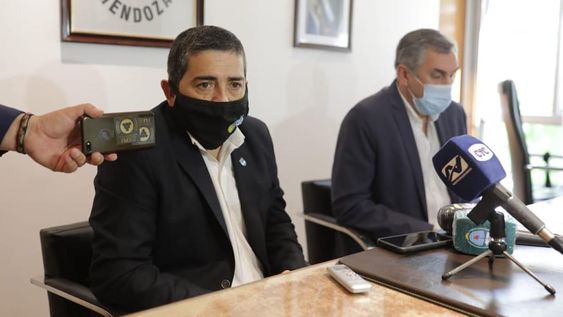 El intendente de General Alvear, Walther Marcolini, dio positivo en coronavirus y también debieron aislar al ministro Vaquié que estuvo reunido con él.