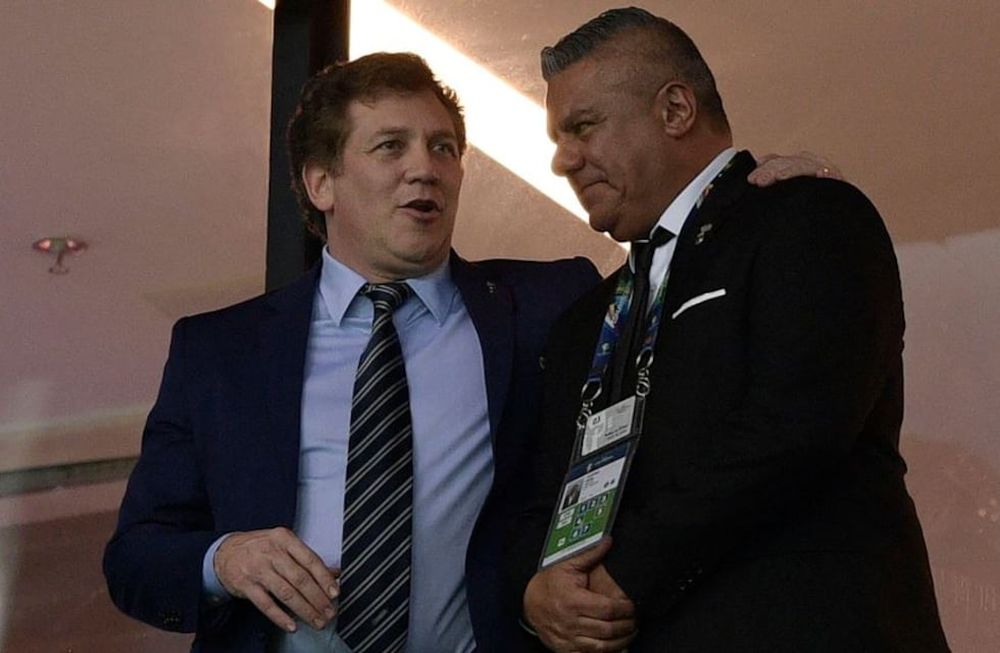 Alejandro Domínguez, presidente de la Conmebol apoyó a Chiqui Tapia, presidente de AFA ante el cambio de escenario de la Finalissima.&nbsp;
