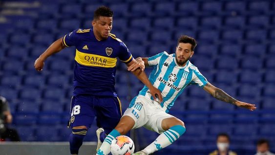 Boca arrinconó a Racing en los primero minutos, pero el arquero Arias es una muralla. / Gentileza.