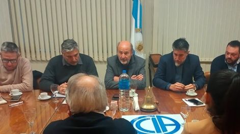 El Directorio de la Cámara de Comercio, Industria y Agropecuaria de San Rafael recibió el miércoles al ministro de Producción de Mendoza, Rodolfo Vargas Arizu.