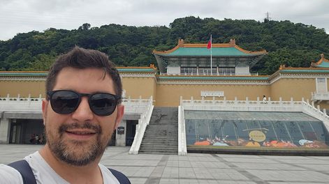 Tras dos experiencias de viaje y trabajo en Australia y Nueva Zelanda, Francisco aterrizó en Taiwán.