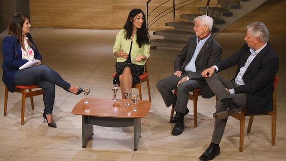 En el primer encuentro del segundo Ciclo Pilares para el desarrollo sustentable de la región se analizó el potencial de la minería y petróleo para el crecimiento de la provincia. Soledad Gonzalez, editora de la sección Economía de Los Andes junto a Marita Ahumada, de la cámara de Empresarios Mineros de Mendoza; Eddy Lavandaio, geólogo y  miembro de la Asociación Geológica de Mendoza; y Emilio Guiñazú, gerente general de Potasio Río Colorado y de Impulsa Mendoza. Foto: José Gutierrez / Los Andes