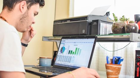 Mendoza ampliará su oferta de educación superior a partir del ciclo lectivo 2026: la Dirección General de Escuelas (DGE) anunció la incorporación de dos nuevas tecnicaturas que se dictarán a distancia: Comunicación Digital Convergente y Diseño Multimedial.