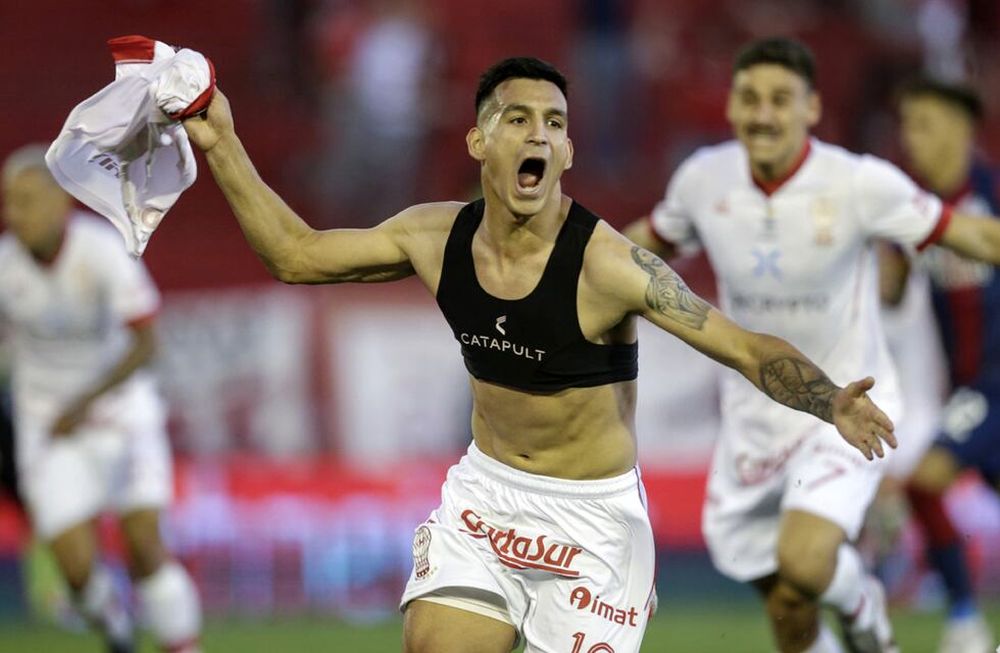 Con el alma el grito de todo Huracán que se quedó con el clásico de barrio ante San Lorenzo. (Fotobaires)