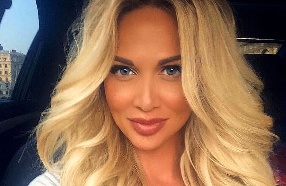 Las mejores fotos de Victoria Lopyreva, la embajadora rusa que visitó la Bombonera