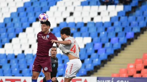 Godoy Cruz enfrenta a Argentinos JUniors en el Malvinas Argentinas por la fecha 25 de la Liga Profesional / Mariana Villa.