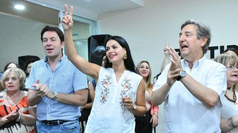 Los Andes | Mauricio Sat seguirá el frente del PJ en San Rafael. Del acto participó la presidenta del partido, Flor Destéfanis y el intendente de San Rafael, Emir Félix.