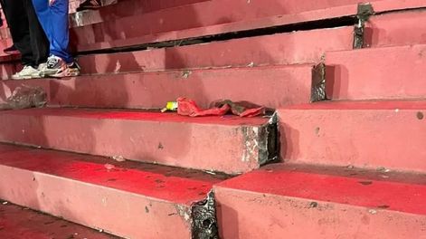 La impactante imagen del desplazamiento de la tribuna Pavoni Baja del estadio de Independiente.