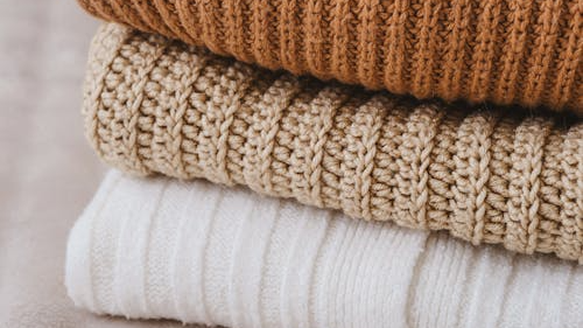 Sin achicarse y sin bolitas: el truco de limpieza para cuidar tus sweaters de lana durante el otoño