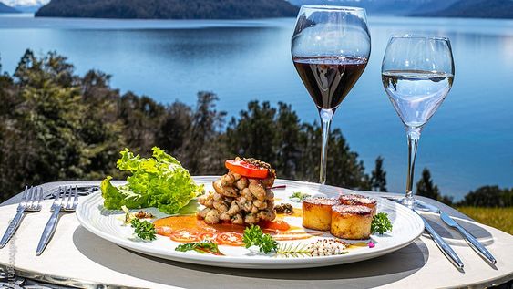 Más de 70 establecimientos ofrecen propuestas culinarias únicas que reflejan tanto los sabores típicos de la región como la riqueza de su paisaje. / Gentileza