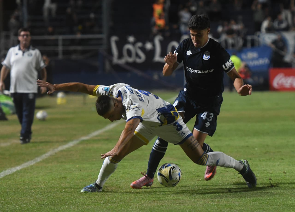 Independiente le gana al Canalla en un colmado Bautista Gargantini con un gol de Luciano Gómez.
