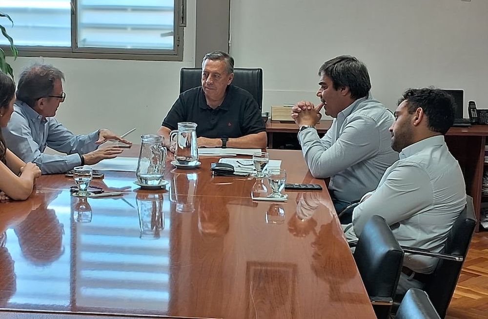 El Superintendente de Irrigación, Sergio Marinelli, recibió al titular de ATM, Alejandro Donati, y al representante del Colegio de Agrimensura, Javier Oyhenart,