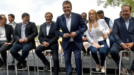 Los Andes | Sergio Massa, ministro de Economía de la Nación, en el INTA Luján, durante los anuncios para los productores afectados por las heladas. Foto: Orlando Pelichotti