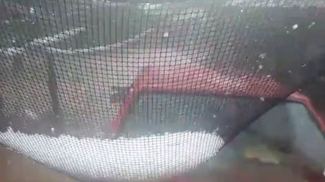 Una fuerte tormenta de lluvia y granizo afectó a varios sectores del departamento sureño.