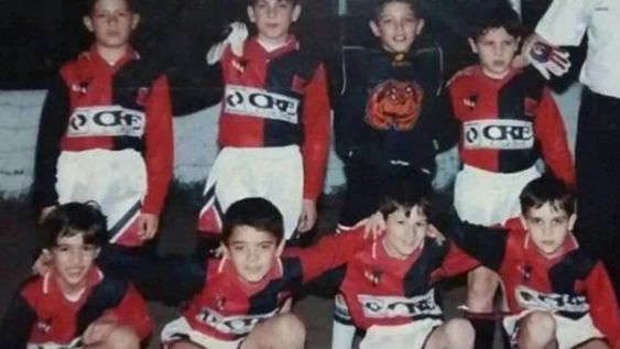 En 1997 la Pulga viajó a Lima para disputar un torneo con Newell’s. Anotó siete goles en las semis y tres en la final, consoló a un rival y también armó show de jueguitos. / Gentileza.