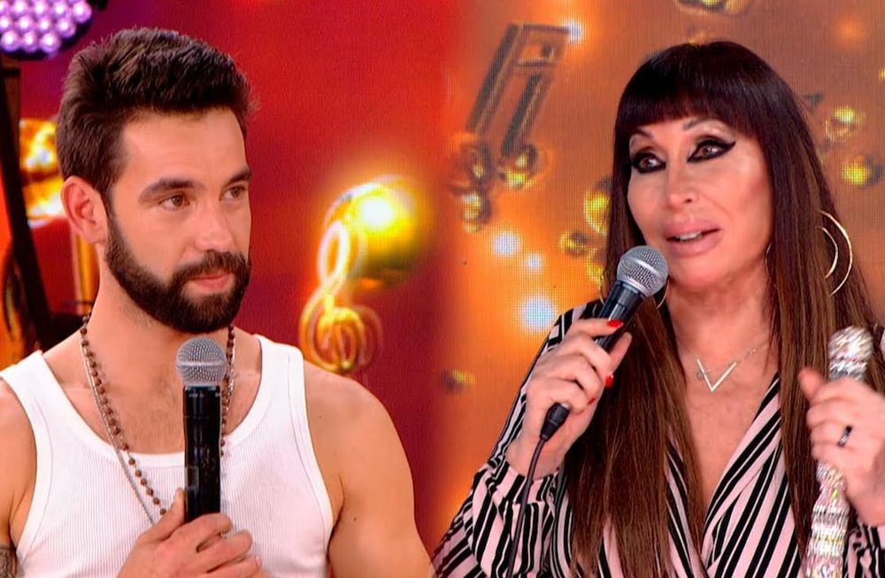 Moria Casán hizo poner colorado a Agustín Sierra al decirle que recibió una foto hot suya