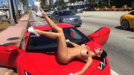 Ponen en duda que las fotos de Xipolitakis sean para Playboy USA