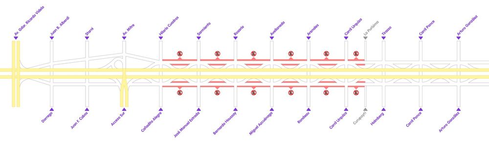 En rojo las zonas de las laterales del Acceso Este en las que está prohibido estacionar. 