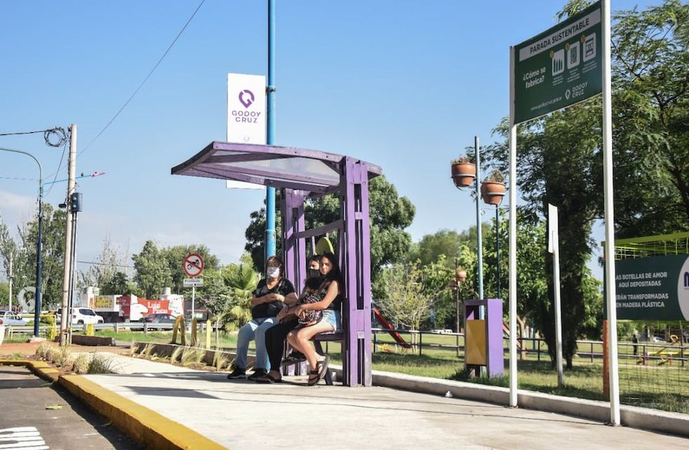 Godoy Cruz inauguró en Parque Benegas su segunda parada de colectivos sustentable