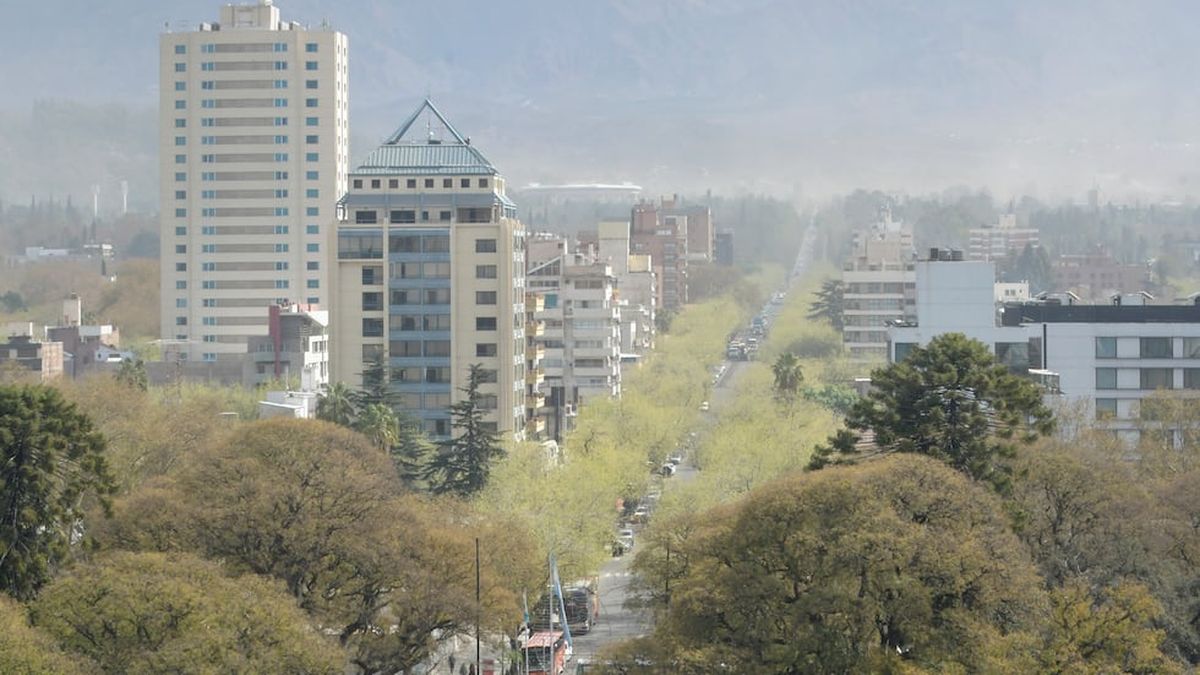 Así afectará el Zonda este martes a Mendoza con una máxima de verano