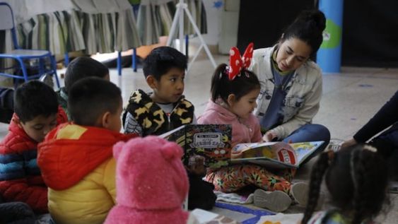 Un informe nacional dio cuenta de las grandes brechas que existen en el acceso de los chicos al nivel inicial en el país y en particular a sala de 3.