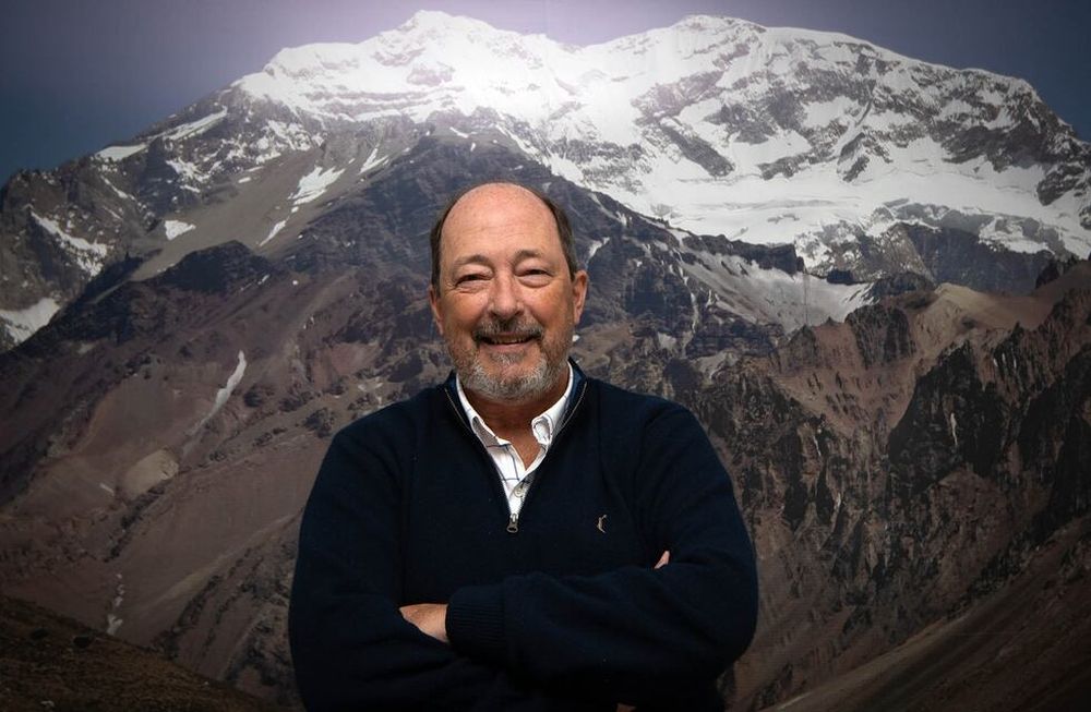 Ernesto Ricardo Sanz es un abogado y dirigente político argentino, Senador Nacional y dos veces presidente del Comité Nacional de la Unión Cívica Radical. Está casado con Cristina Bessone y tiene dos hijos. Desempeñó hasta el 10 de diciembre de 2015 su segundo mandato como Senador Nacional por la Provincia de MendozaFoto: Orlando Pelichotti  / Los Andes