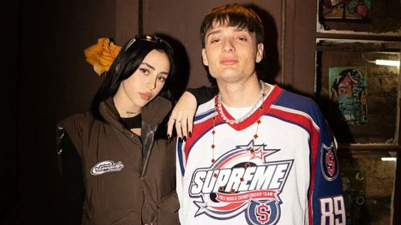 Nicki Nicole y Peso Pluma fueron vistos juntos en Disney