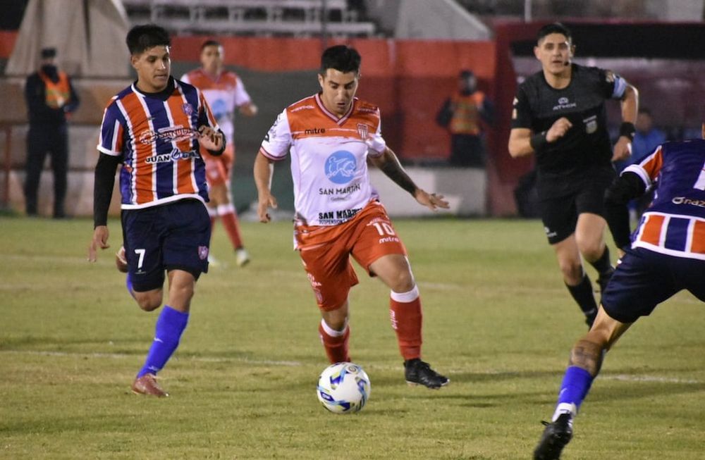 En el debut del nuevo entrenador, San Martín venció 1-0 a Peñarol tras cinco encuentros consecutivos sin poder sumar de a tres. / Gentileza  Salma Muza