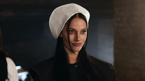 Oriana Sabatini fue parte del anuncio del lanzamiento de la segunda temporada de Merlina.