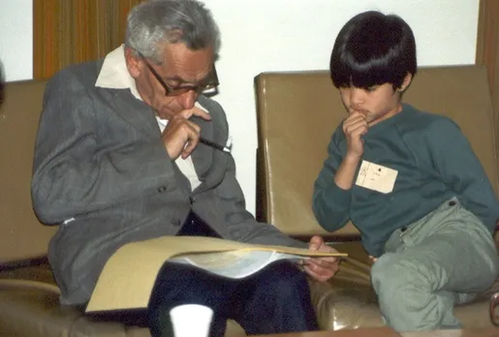 Terrence Tao junto a Paul Erdos, matem&aacute;tico h&uacute;ngaro prol&iacute;fico.