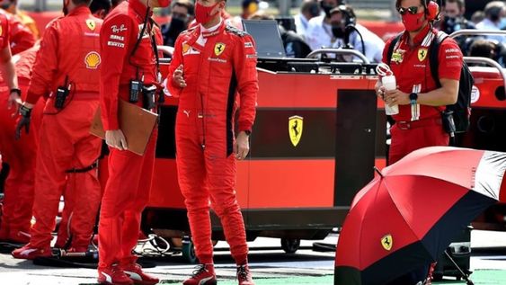 Domingo negro para Ferrari en Monza