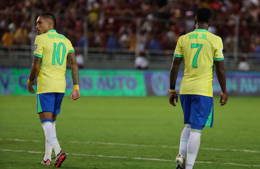 Vinicius se lamenta por su penal errado. / Gentileza.