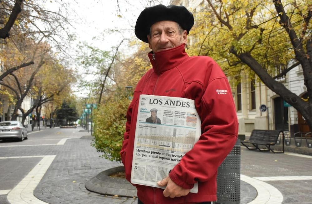 José Lucero es vecino y fiel lector del diario Los Andes papel. /Mariana Villa