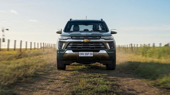 La entrada de gama de la Chevrolet S10 se denomina WT 4x2. El motor sigue siendo  el 2.8 turbo diésel, pero que ahora ofrece 207 CV (antes, 200 CV) y 460 Nm.