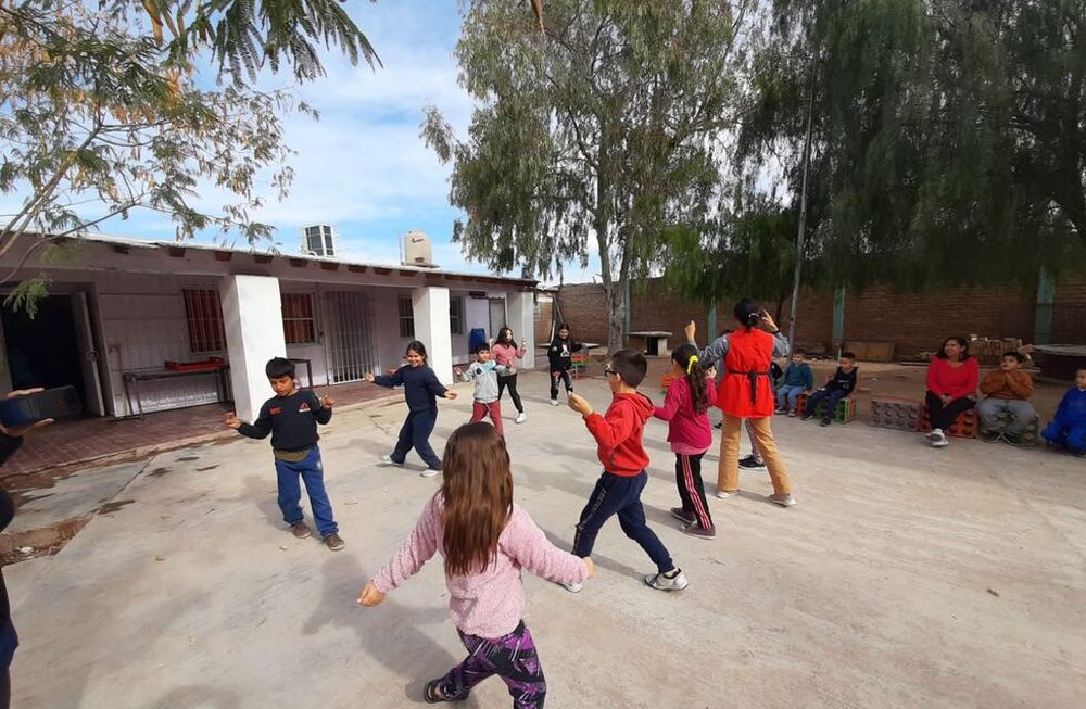 Un centro educativo de Godoy Cruz festeja su cumpleaños y el 25 de mayo con una peña folclórica. Foto: Centileza Centro Educativo Arco Iris.