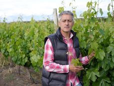 “Hay que repensar el modelo productivo del Valle de Uco con una mirada de largo plazo”. Cdor. Carlos Dávila, nuevo presidente de la CIAT para los próximos dos años. “Hay que repensar el modelo productivo del Valle de Uco con una mirada de largo plazo”. Cdor. Carlos Dávila, nuevo presidente de la CIAT para los próximos dos años.