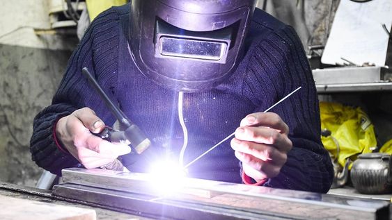 En dos años se perdieron casi 16 mil empleos privados registrados en la provincia.