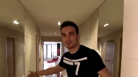 El episodio se grabó en 2006. Scaloni tenía 28 años, vivía en Londres y jugaba como defensor en el West Ham. Foto: MTV Cribs