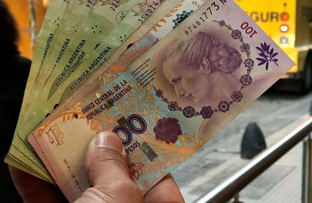 El Programa Acompañar paga un salario mínimo, vital y móvil por mes durante un semestre, y desde septiembre equivale a $29.160. (Imagen ilustrativa / Web)